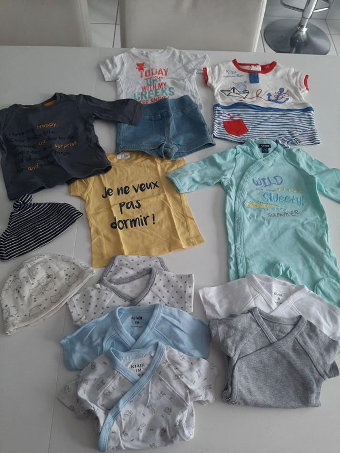 Lot vêtements bébé 1 mois