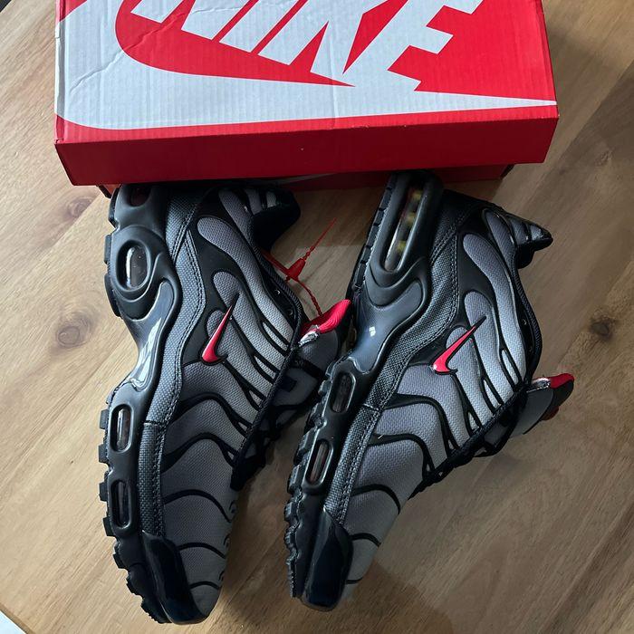 Nike Tn taille 43 noir rouge et gris - photo numéro 3