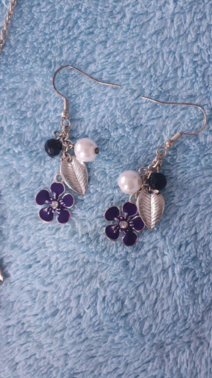 Parure collier + boucles d'oreilles fleurs violet et noir - photo numéro 5