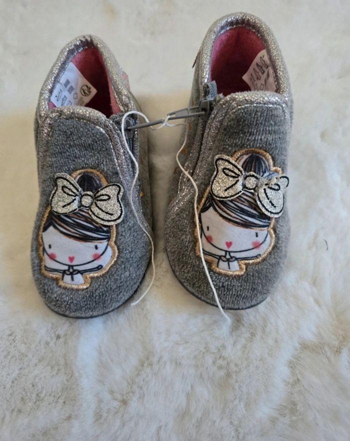 Chaussons babygro taille 20 - photo numéro 1