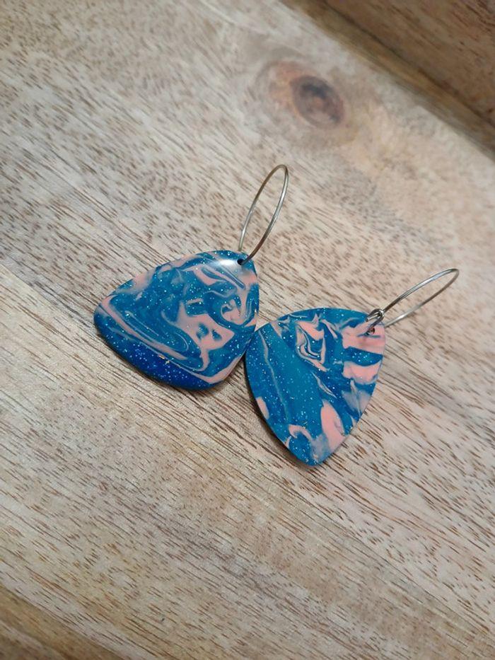 Boucles d'oreilles bleues, fait main. - photo numéro 4