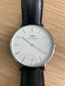 Montre bracelet cuir noir Daniel Wellington