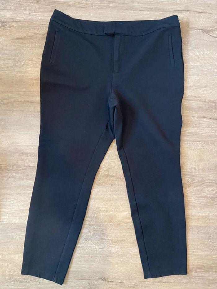 Pantalon court noir Kiabi taille 44 / 2xl - photo numéro 2