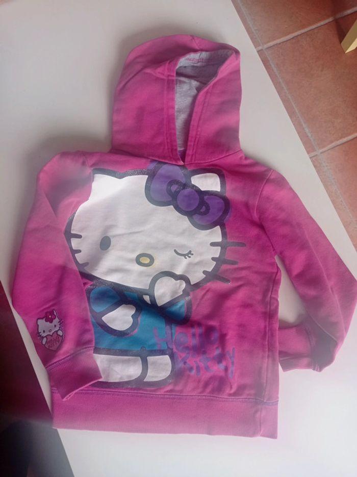 Pull à capuche Hello Kitty 8 ans - photo numéro 1