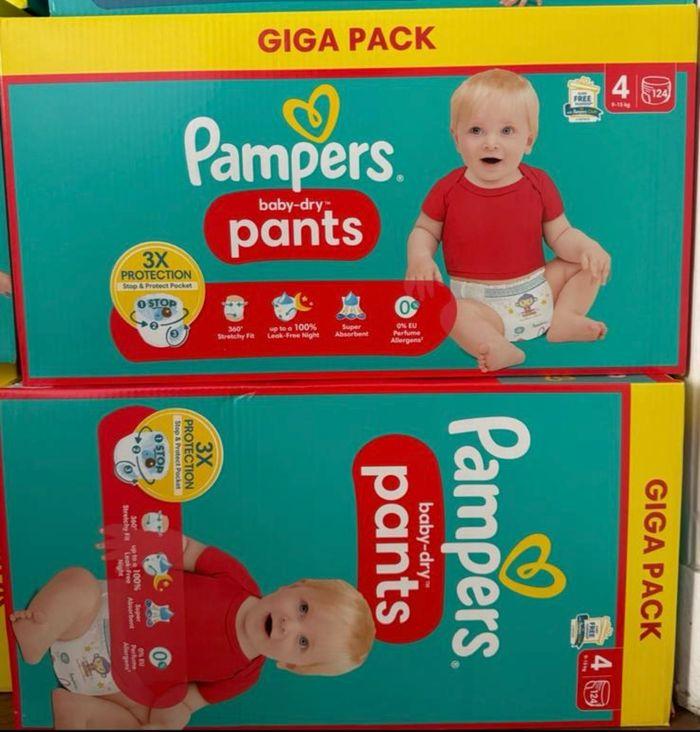 Lot de 2 paquets de couches Pampers taille 4