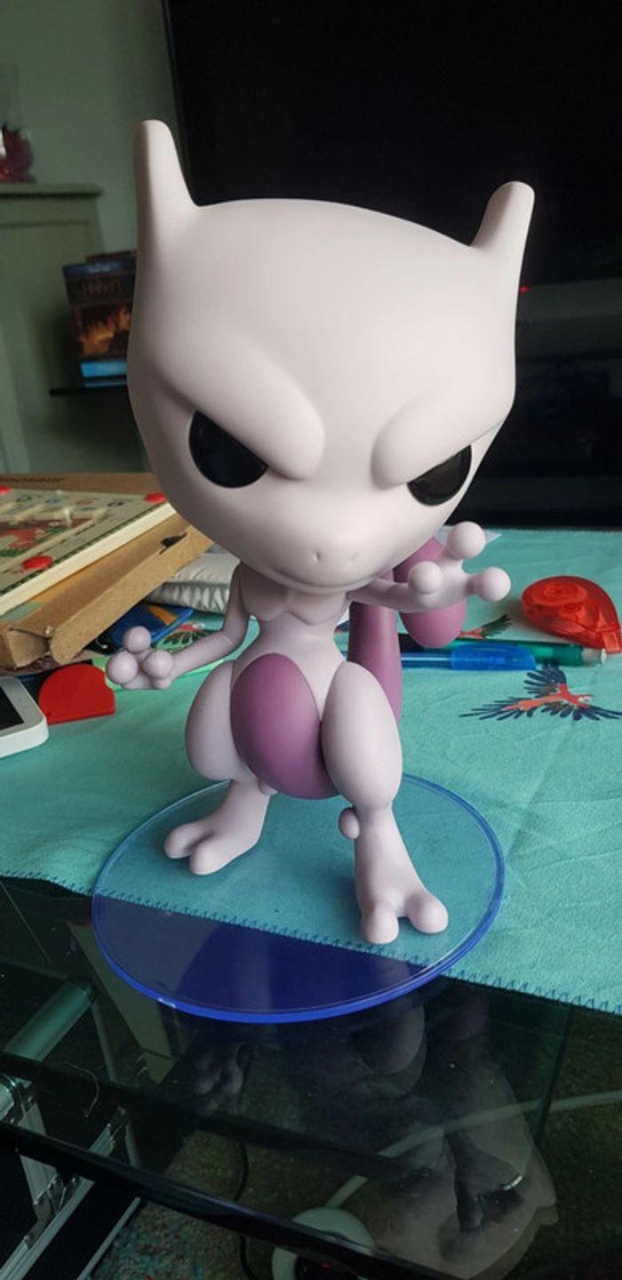 Funko pop jumbo Mewtwo - photo numéro 8