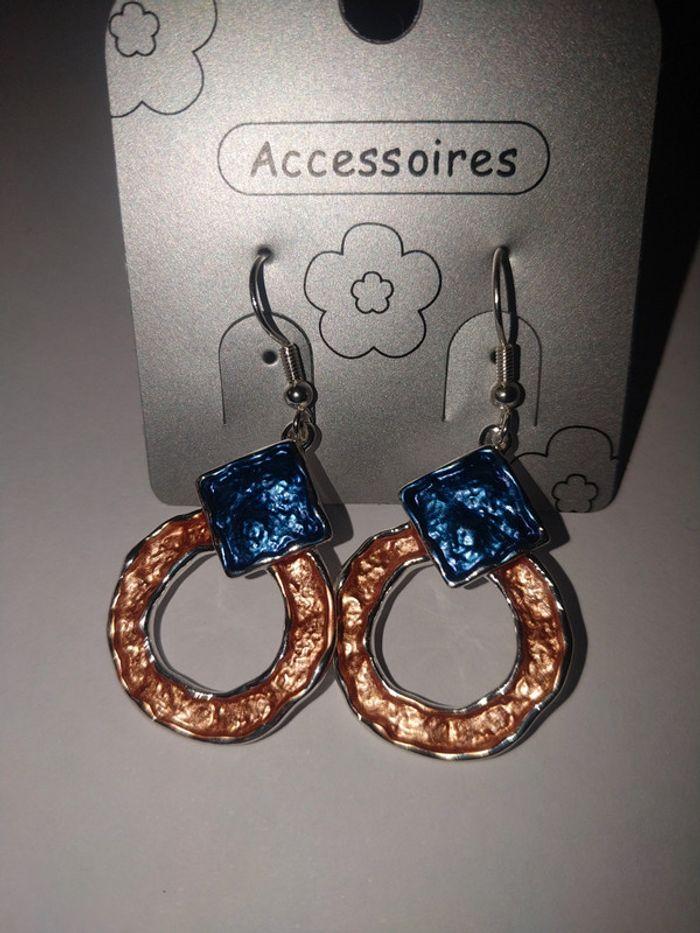 Boucles d'oreilles neuves