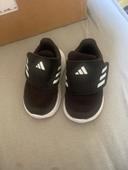 Chaussure adidas bebe