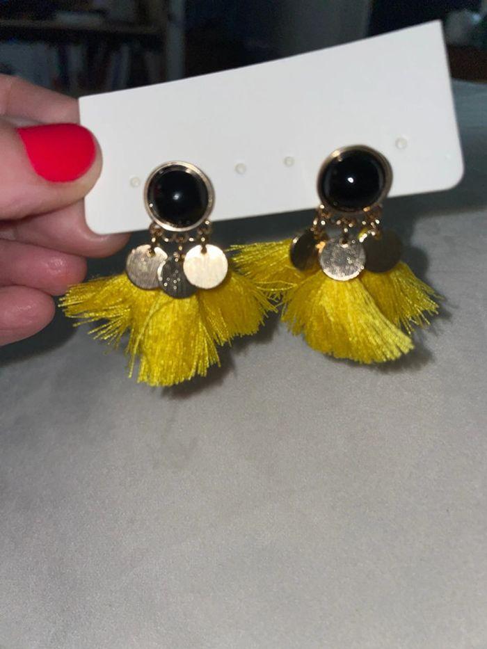 Boucles d’oreilles couleur jaune/noir - photo numéro 1