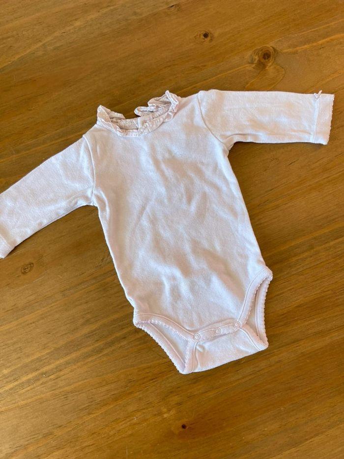 Body Jacadi rose Taille 1 mois avec détail col - photo numéro 1