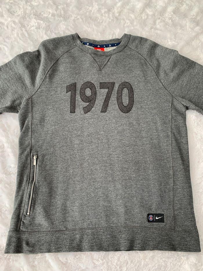 Sweat Sweatshirt pull gris 1970 PSG Nike Taille M tbe - photo numéro 4