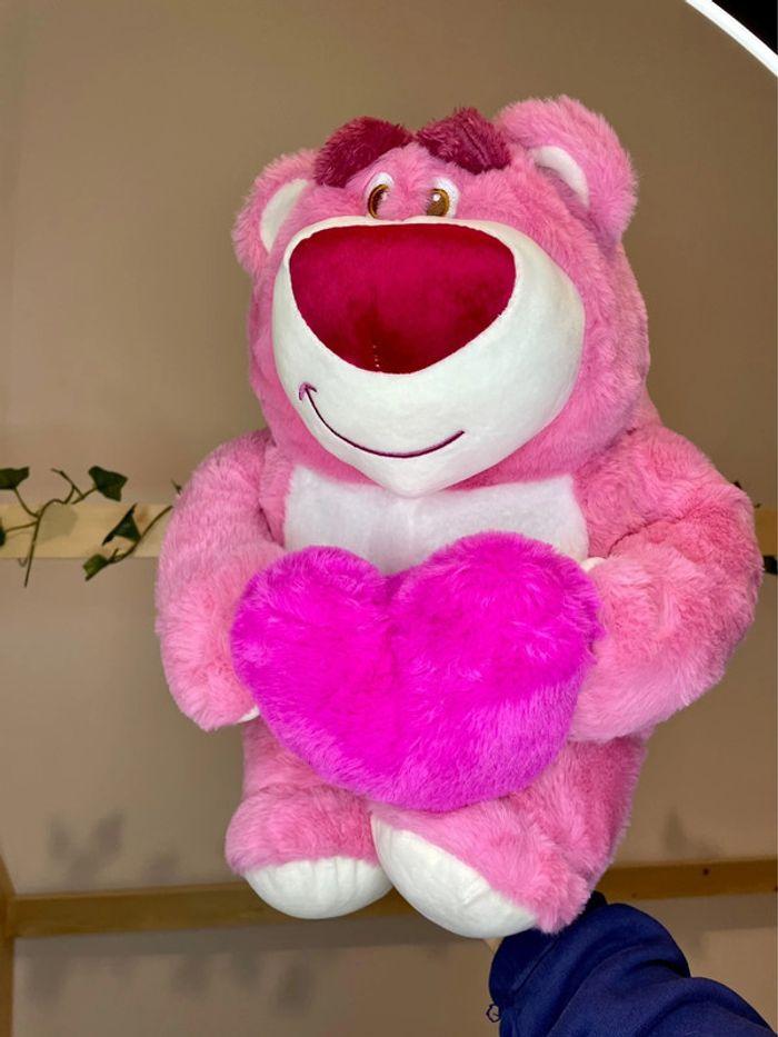 Peluche Toy Story Lotso avec un coeur - photo numéro 19