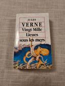 Livre Jules Verne Vingt mille lieues sous les mers