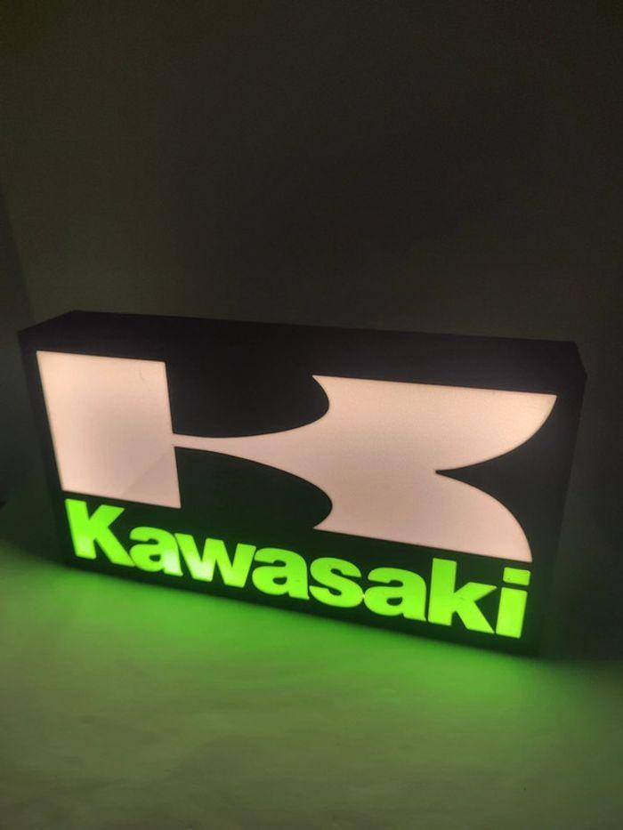 Logo figurine kawasaki led intégré branchements usb - photo numéro 3