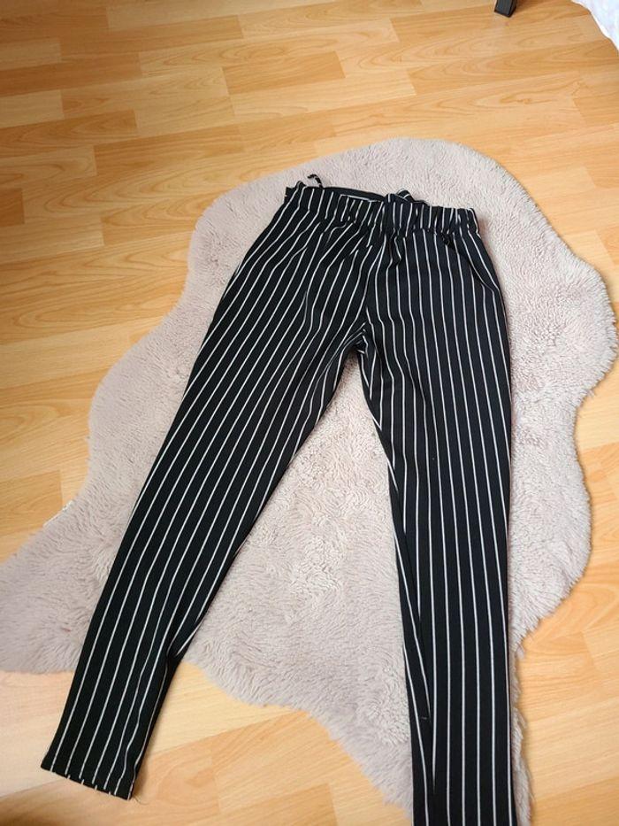 Joli pantalon 10/12 ans - photo numéro 4