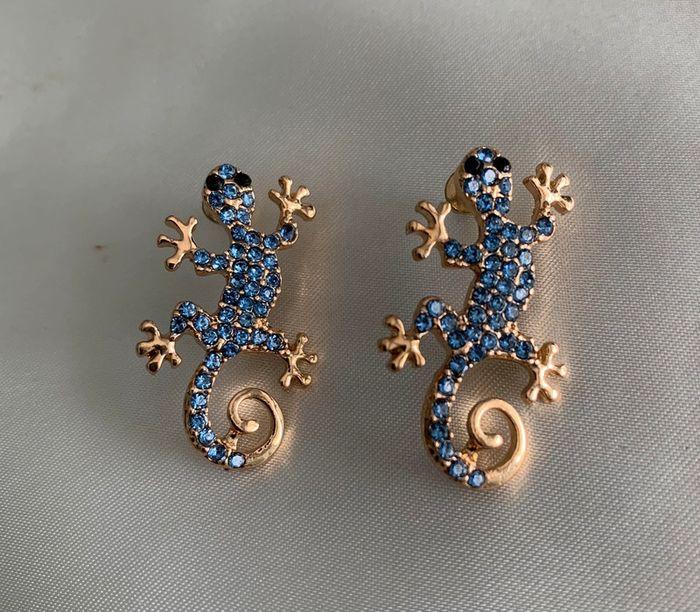 Magnifiques boucles d’oreilles à clous salamandre bleue et dorée en alliage de zinc - photo numéro 3