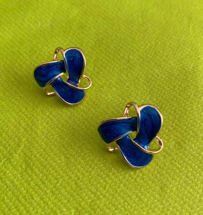 Boucles d’oreilles torsadées bleues en alliage doré - photo numéro 3