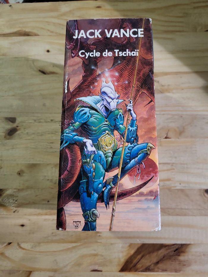 Cycle de Tschai - photo numéro 3