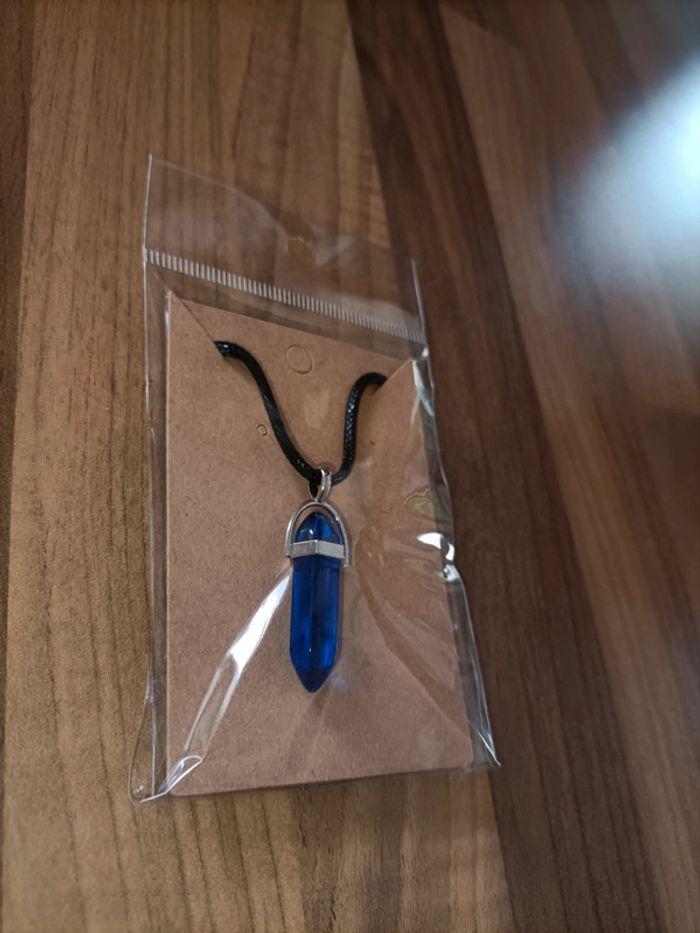 Collier neuf avec pendentif losange bleu verre - photo numéro 4