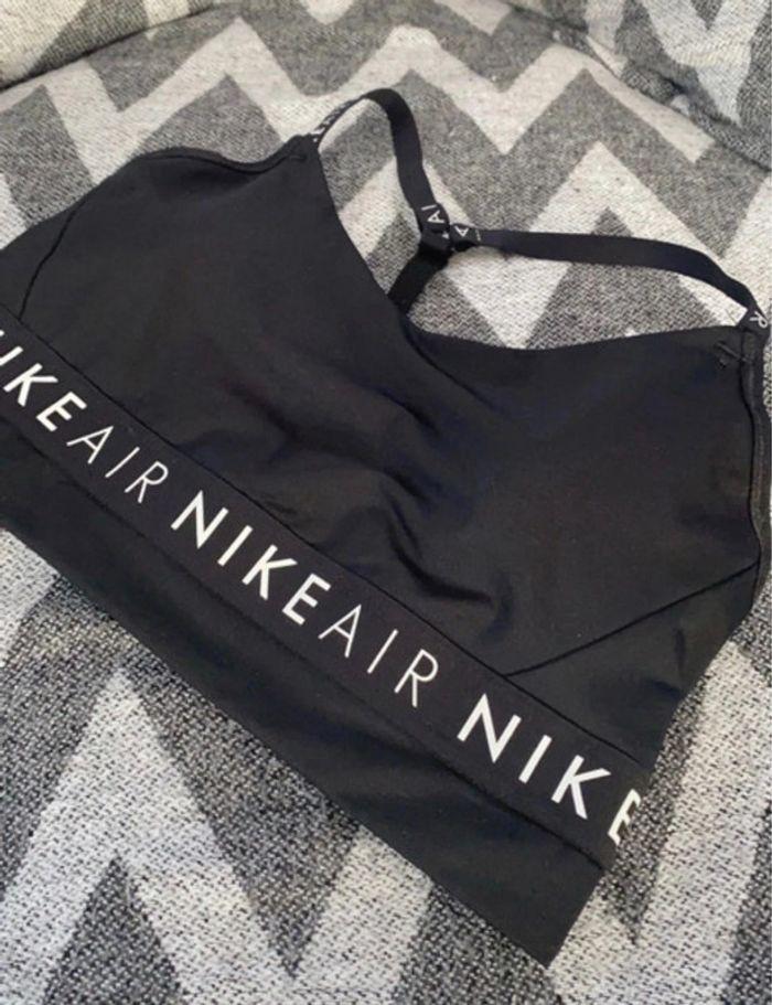 Brassière noir Nike - photo numéro 2