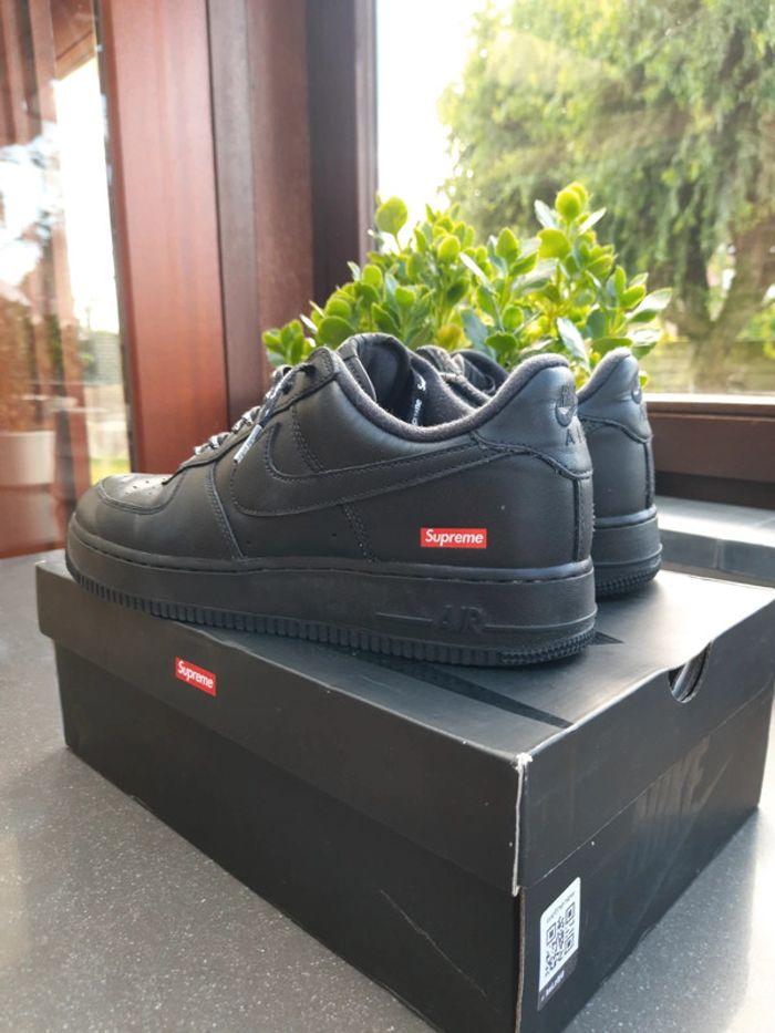 Chaussures Nike Air Force One x Supreme Noir Taille 44 - photo numéro 3