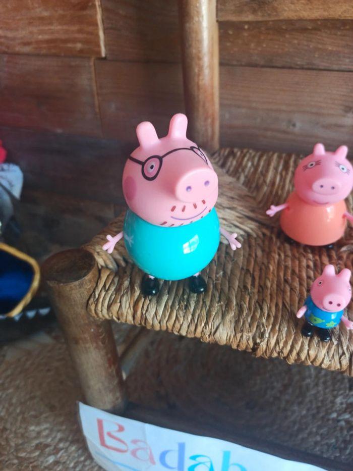 Figurines famille peppa pig tbe - photo numéro 2