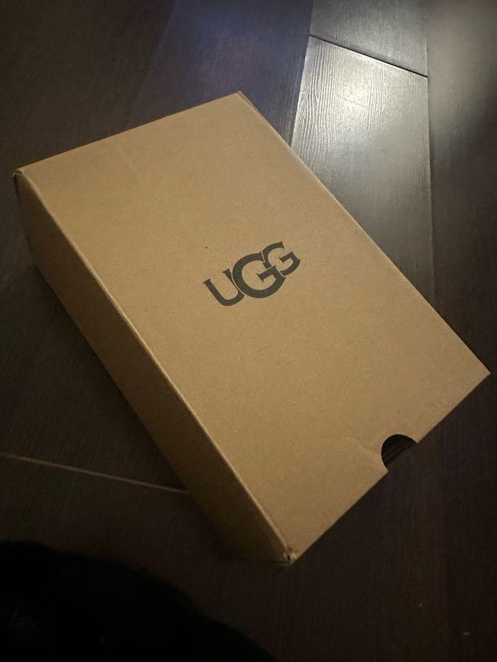 Ugg noir - photo numéro 4