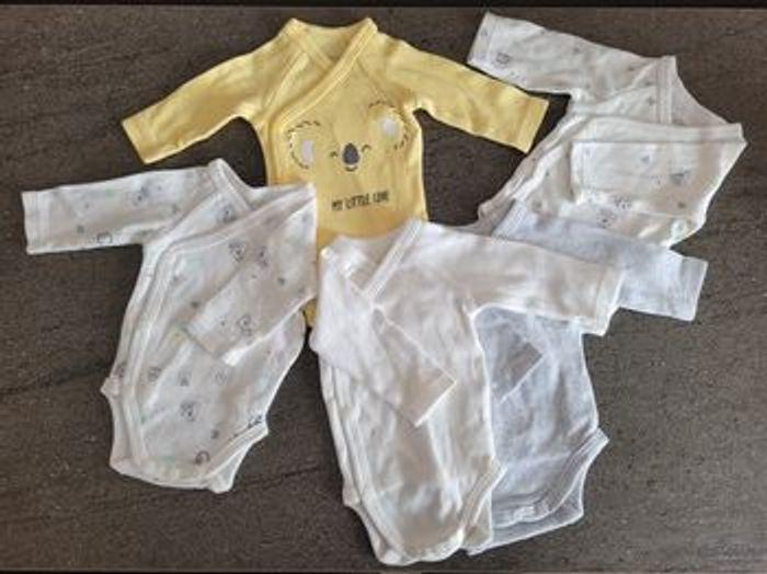 Gros lot de 8 bodies / 6 pyjamas + 1 gilet naissance / 1 mois - photo numéro 2