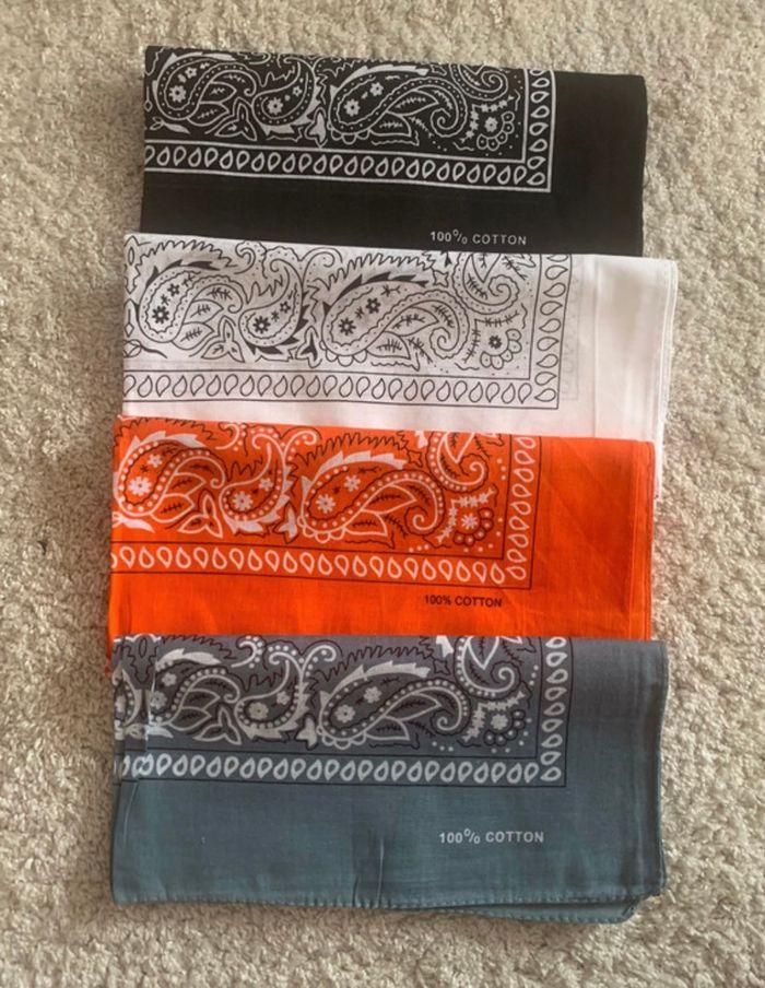 Lot de 4 bandanas neuf - photo numéro 1